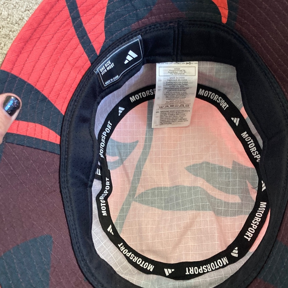 Formula 1 Adidas/ Mercedes Red and Black Bucket Hat - Picture 3 of 5